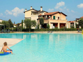 Comfortable apartment with a nice balcony near Peschiera